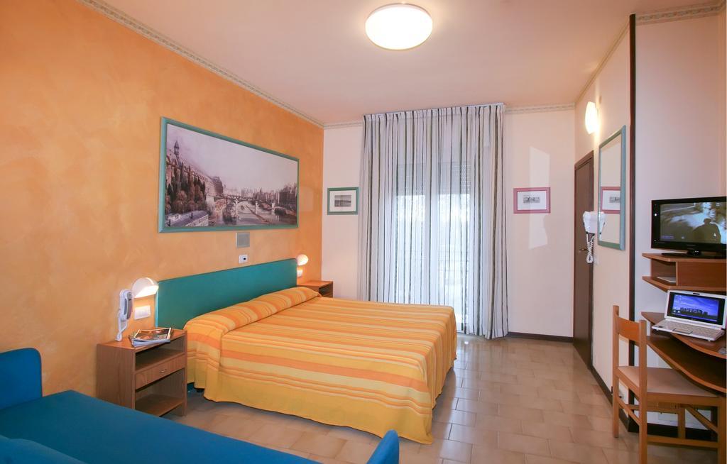 Hotel Marselli リミニ エクステリア 写真
