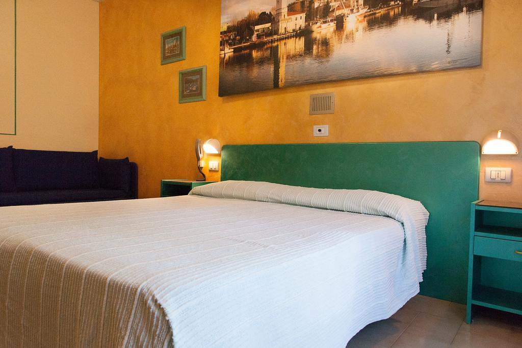 Hotel Marselli リミニ エクステリア 写真