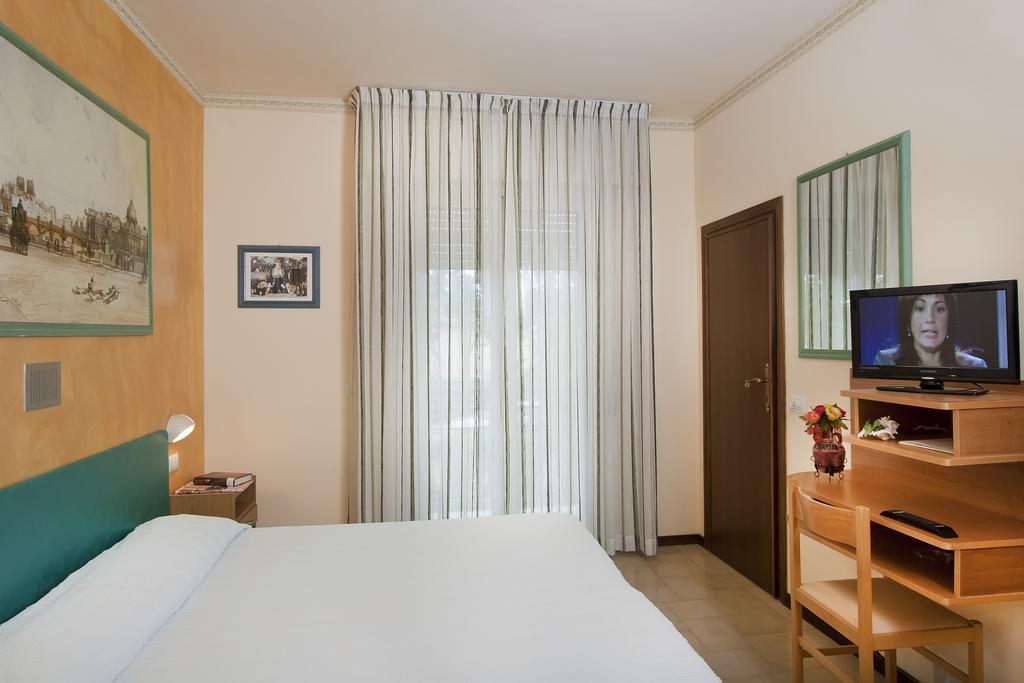 Hotel Marselli リミニ エクステリア 写真