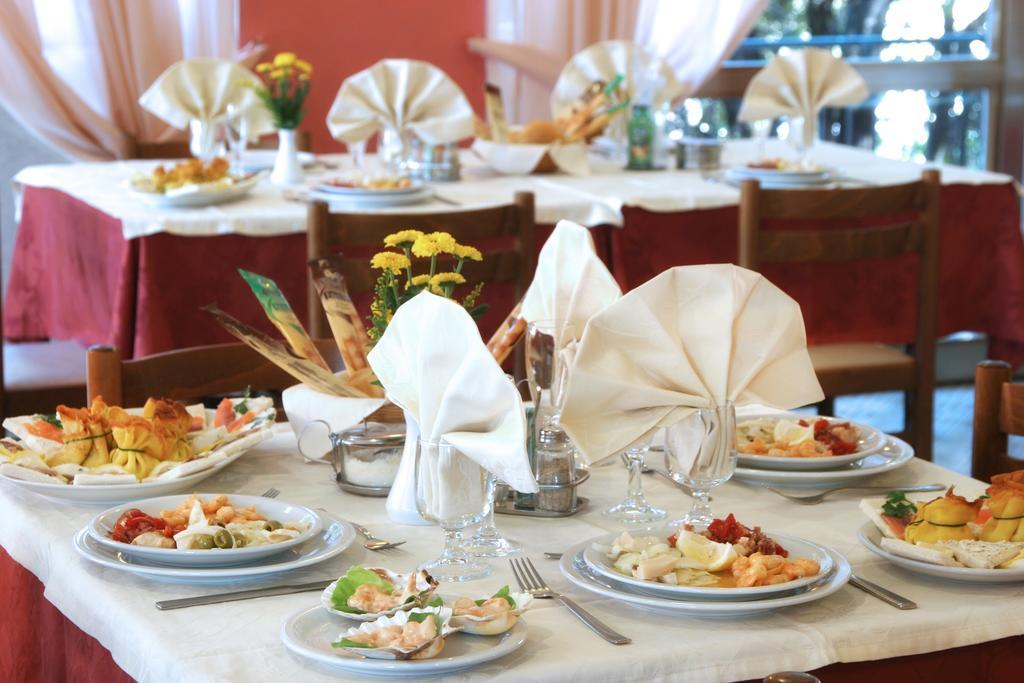 Hotel Marselli リミニ エクステリア 写真