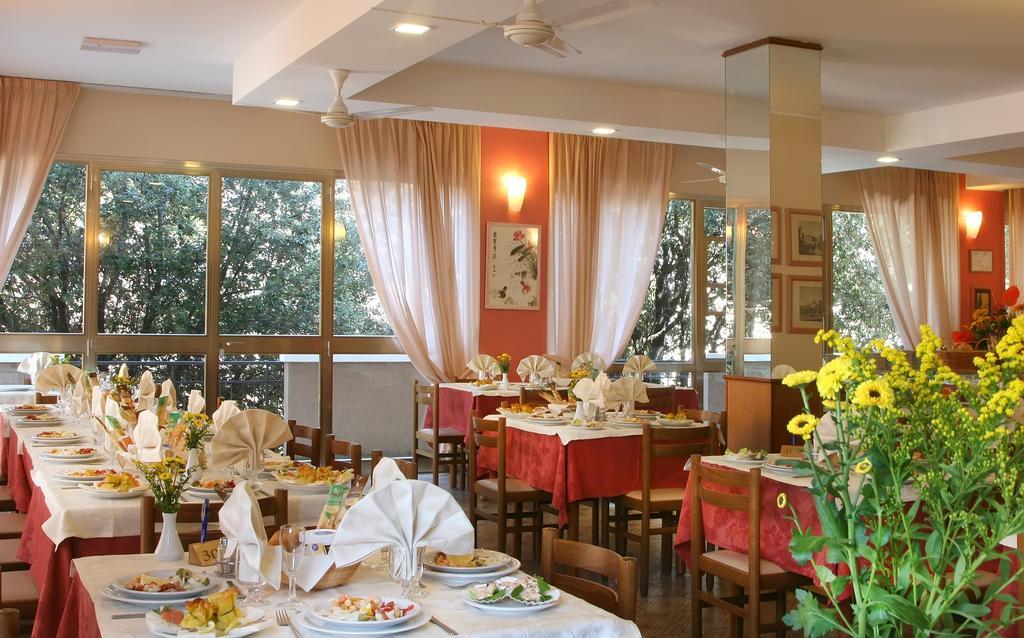 Hotel Marselli リミニ エクステリア 写真