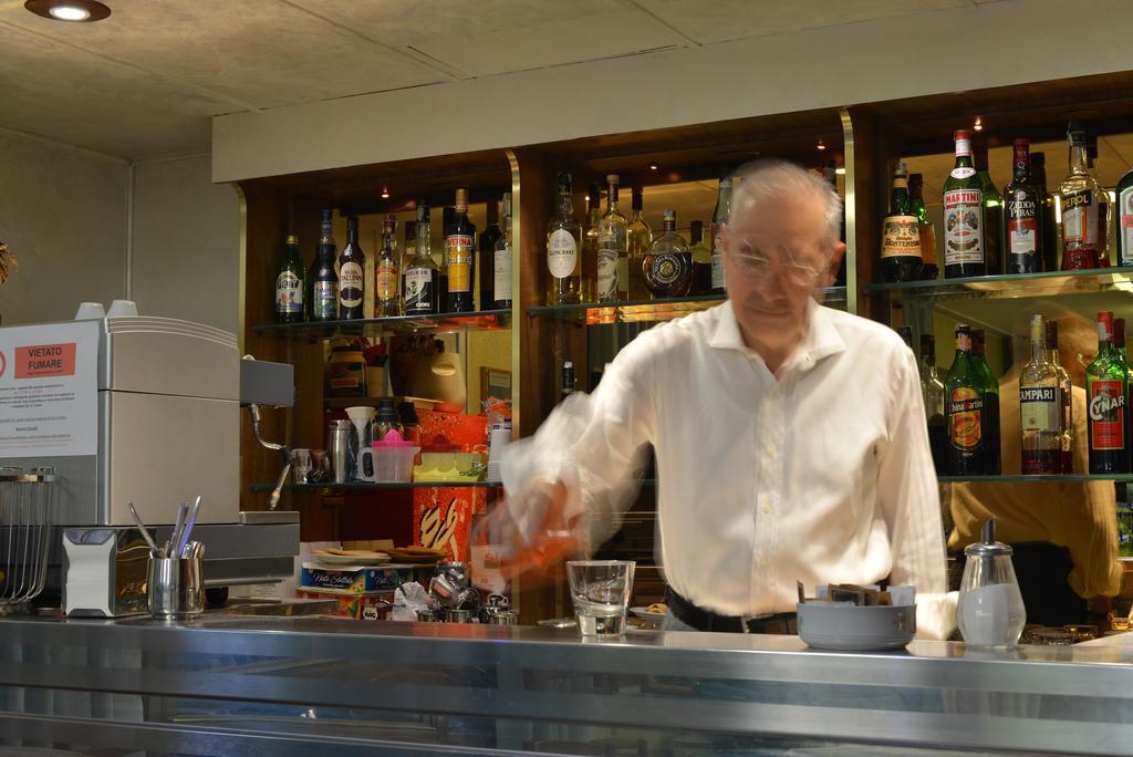 Hotel Marselli リミニ エクステリア 写真