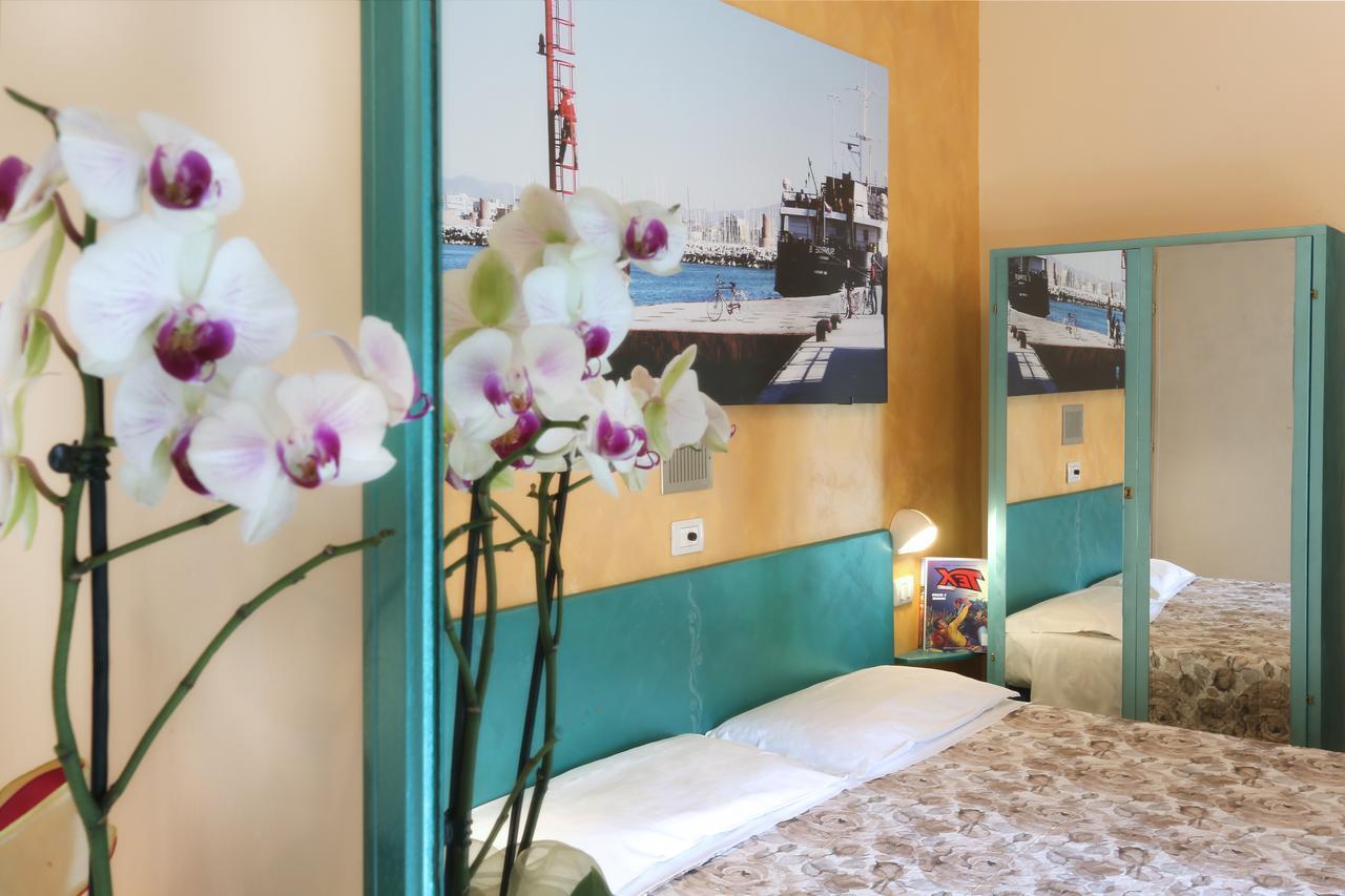 Hotel Marselli リミニ エクステリア 写真