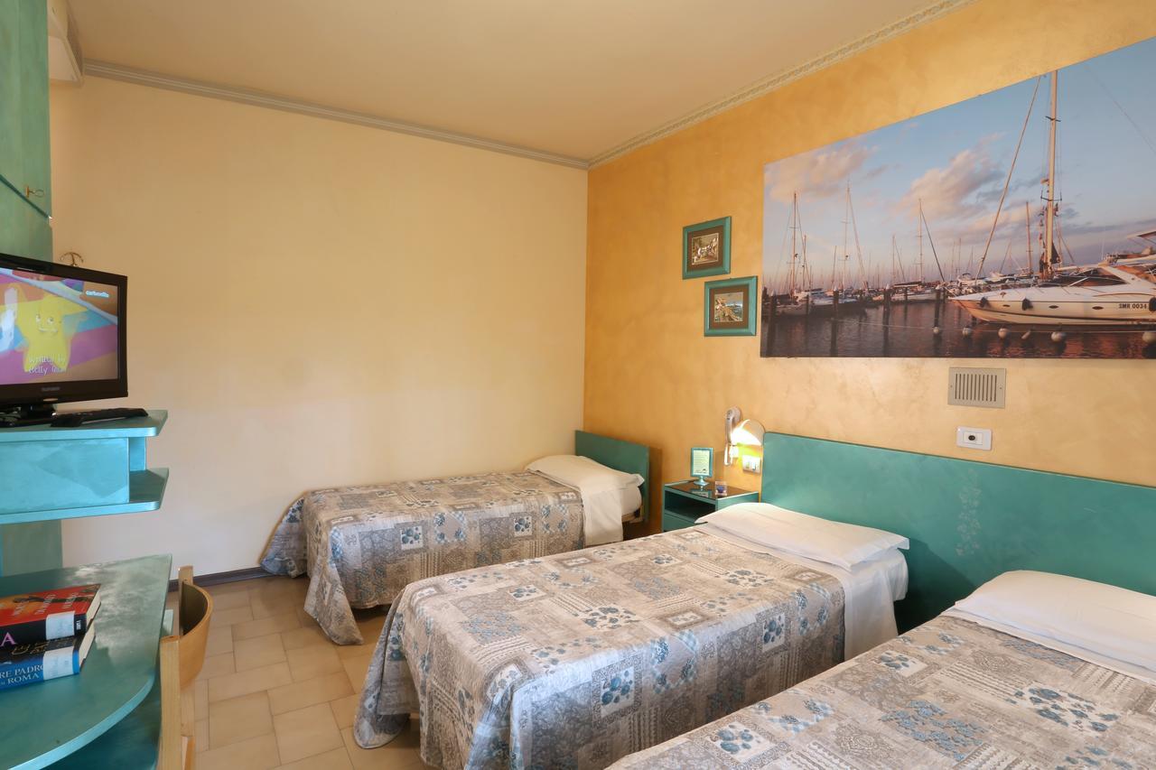 Hotel Marselli リミニ エクステリア 写真