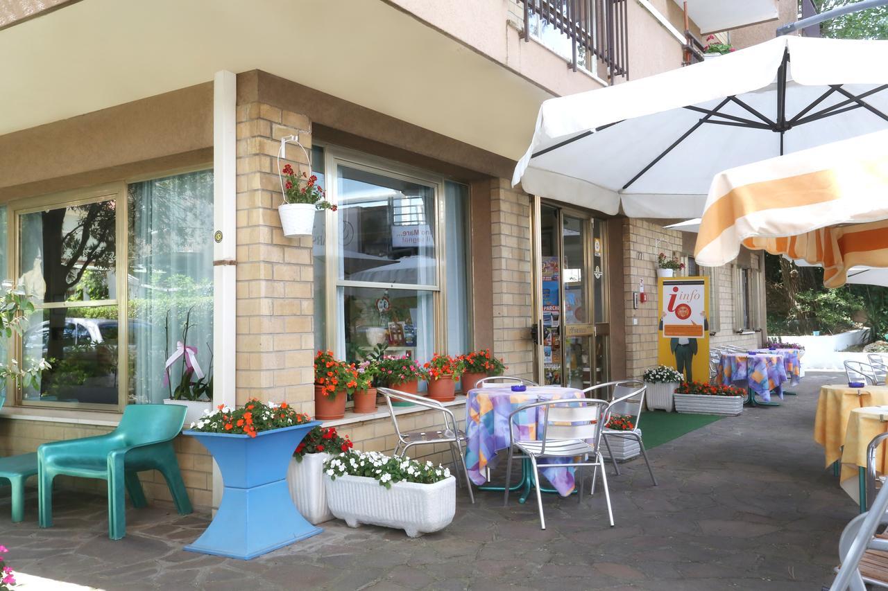 Hotel Marselli リミニ エクステリア 写真
