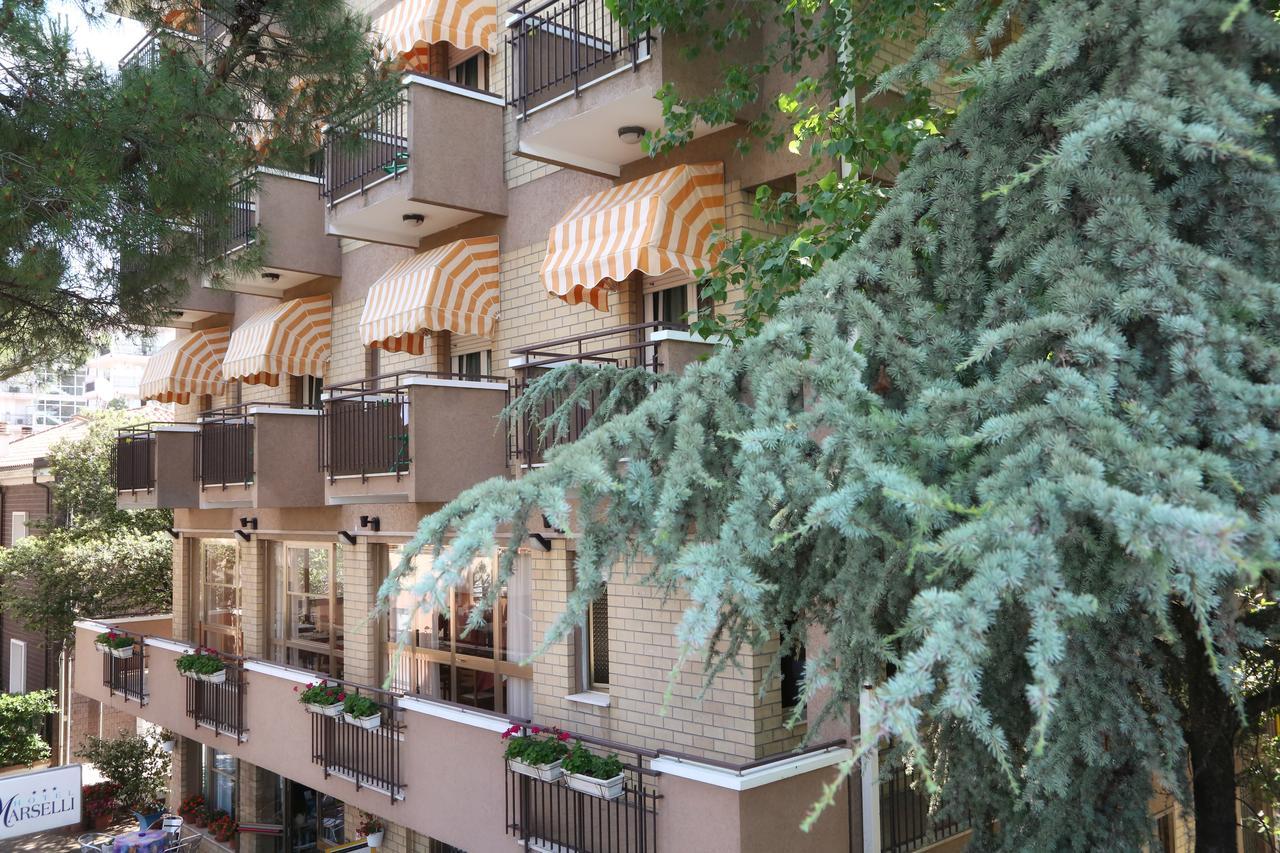 Hotel Marselli リミニ エクステリア 写真